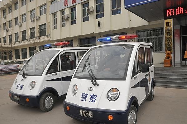 封閉式電動(dòng)巡邏車