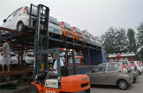 電動(dòng)轎車