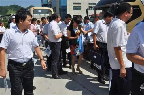 陜西商洛地產(chǎn)工業(yè)品促銷暨工業(yè)穩(wěn)增長(zhǎng)推進(jìn)會(huì)