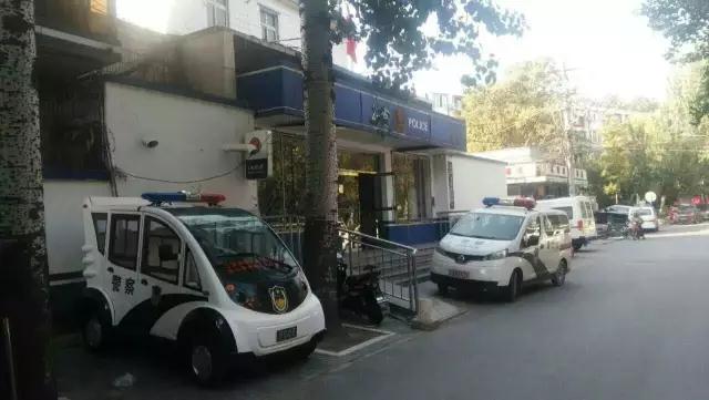 北京東城區(qū)30余臺躍迪電動巡邏車、躍迪移動警務室批量交付
