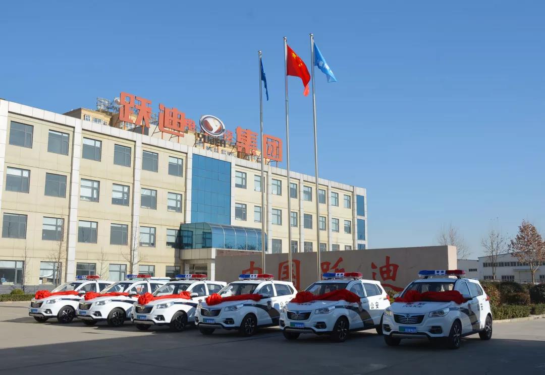 躍迪電動(dòng)巡邏車(chē)裝車(chē)完畢,準(zhǔn)備發(fā)往湖北